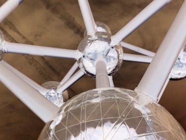 Photographie intitulée "Atomium" par G. Rem, Œuvre d'art originale