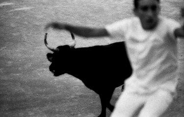 Photography titled "Les Arenas "Raseteu…" by Michel Guillet, Original Artwork, Analog photography