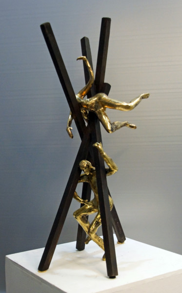 Sculpture titled "jeu-dechasses-2018" by Michel Neuville, Original Artwork, Wood
