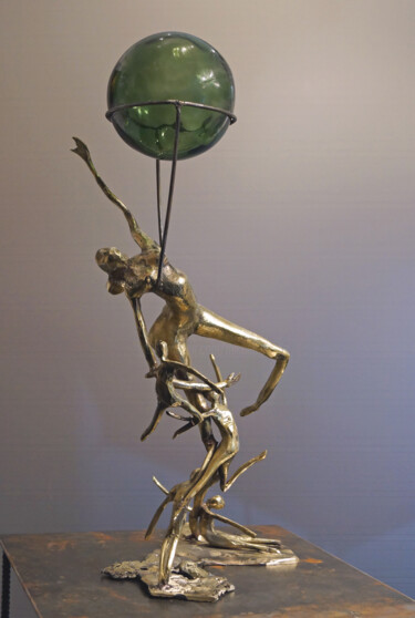 Sculpture titled "Prise de Hauteur" by Michel Neuville, Original Artwork, Bronze