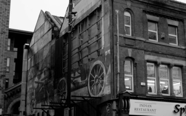 Photographie intitulée "Manchester calèche…" par Michel Verna, Œuvre d'art originale, Photographie numérique