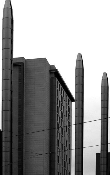 Фотография под названием "Manchester érections" - Michel Verna, Подлинное произведение искусства, Цифровая фотография