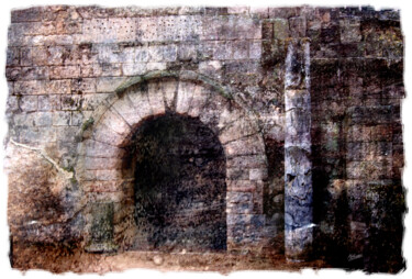 Fotografía titulada "Arco y columna roma…" por Miguel Ángel Cáceres, Obra de arte original, Fotografía manipulada