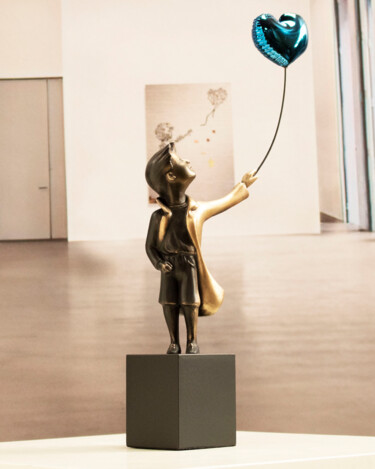 雕塑 标题为“A boy with balloon” 由Miguel Guía, 原创艺术品, 青铜
