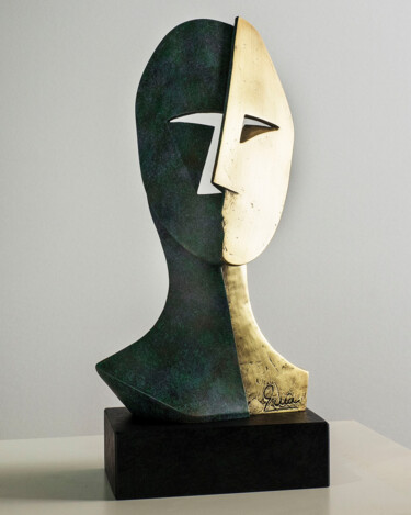 Скульптура под названием "Big Cubiste Mask" - Miguel Guía, Подлинное произведение искусства, Бронза