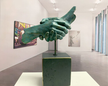 Sculpture intitulée "Friendship Green ru…" par Miguel Guía, Œuvre d'art originale, Bronze