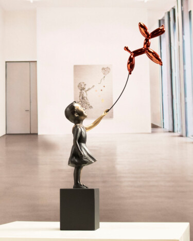 Sculpture intitulée "Girl with balloon d…" par Miguel Guía, Œuvre d'art originale, Bronze