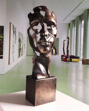 Skulptur mit dem Titel "The man of the futu…" von Miguel Guía, Original-Kunstwerk, Bronze