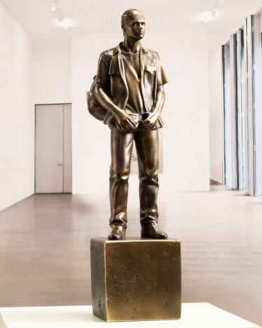 Sculpture intitulée "Waiting for the nex…" par Miguel Guía, Œuvre d'art originale, Bronze