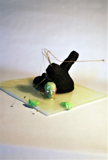 Sculpture titled "Camille n°3-06" by Mike Chanfreut (Mikee), Original Artwork, Paper maché