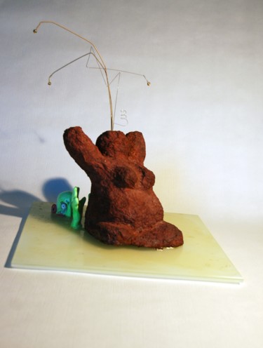 Sculpture titled "Camillen°3-07" by Mike Chanfreut (Mikee), Original Artwork, Paper maché
