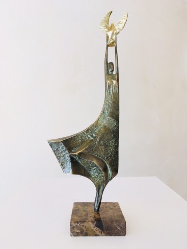 Sculpture intitulée "Game with Bird" par Milko Dobrev, Œuvre d'art originale, Bronze