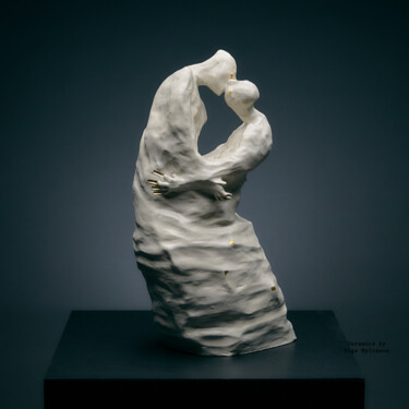 Skulptur mit dem Titel "Passion. White." von Oly Miltys, Original-Kunstwerk, Keramik