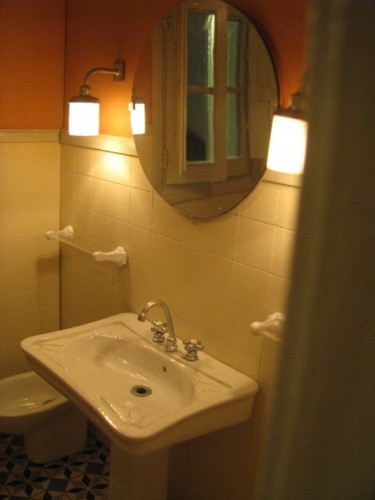 Sculpture titled "bathrooms" by Francisco Del Pozo Parés, Original Artwork