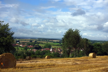 Photographie intitulée "village-de-flee-en-…" par Miodrag Aubertin, Œuvre d'art originale