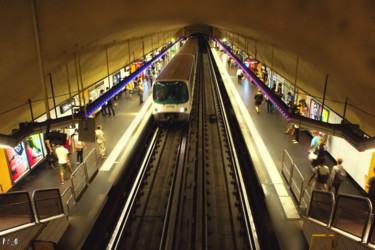 Fotografie mit dem Titel "Métro de Marseille…" von Miodrag Aubertin, Original-Kunstwerk