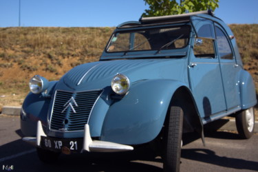 Photographie intitulée "2 cv Citroën" par Miodrag Aubertin, Œuvre d'art originale