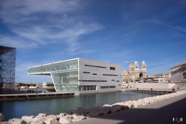 Photographie intitulée "Le Mucem,la villa M…" par Miodrag Aubertin, Œuvre d'art originale, Photographie numérique