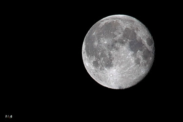 Photographie intitulée "La lune 12" par Miodrag Aubertin, Œuvre d'art originale, Photographie numérique