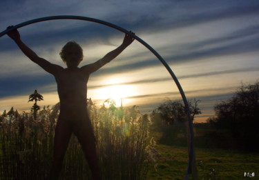 Photographie intitulée "Contre jour au couc…" par Miodrag Aubertin, Œuvre d'art originale