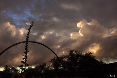 Photographie intitulée "Nuages 68" par Miodrag Aubertin, Œuvre d'art originale