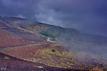 Fotografie getiteld "Etna - Cratère Silv…" door Miodrag Aubertin, Origineel Kunstwerk