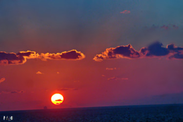 Photographie intitulée "coucher de soleil 1…" par Miodrag Aubertin, Œuvre d'art originale
