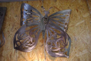 Скульптура под названием "Papillon d'acier" - Mirinbeaujolais - Mirabelle, Подлинное произведение искусства, Металлы