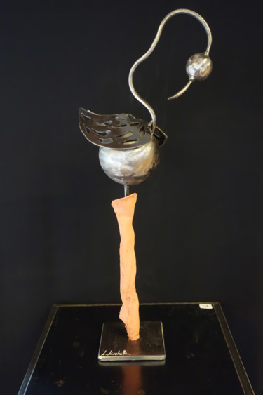Sculpture titled "Lilly" by Mirinbeaujolais - Mirabelle, Original Artwork, Metals