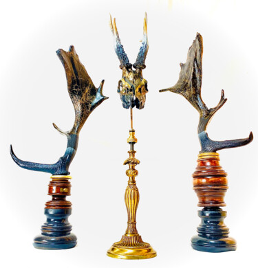 Скульптура под названием "Trio Custom Bois de…" - Miss Vitriol, Подлинное произведение искусства, кость