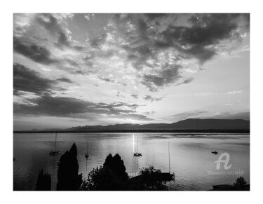 Photographie intitulée "Sunrise Lake Léman" par Michaël B. (mkb_9t), Œuvre d'art originale, Photographie numérique