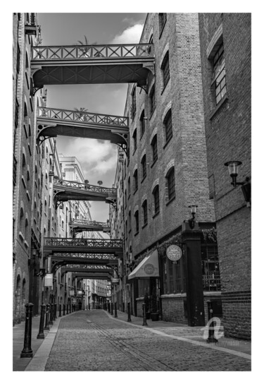 Fotografie getiteld "Shad Thames London" door Michaël B. (mkb_9t), Origineel Kunstwerk, Digitale fotografie