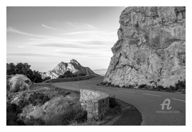 Photography titled "Embrace the road #2…" by Michaël B. (mkb_9t), Original Artwork, Digital Photography