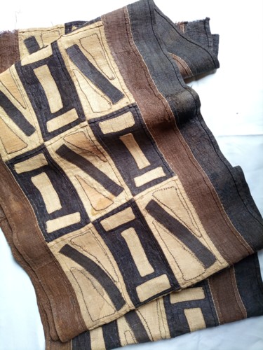 Arte textil titulada "African kuba cloth,…" por Jafeth Moiane, Obra de arte original, Tapiz