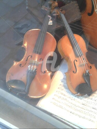 Photography titled "Violons" by Marie-Louise Trichet, Original Artwork, Non Manipulated Photography