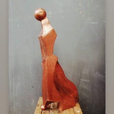 Скульптура под названием "Women" - Molcum, Подлинное произведение искусства, Металлы