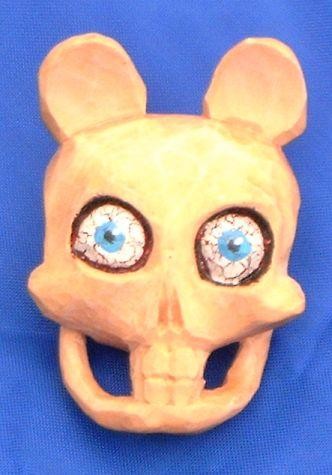 Sculpture titled "Mouse skull" by Huber Mike, Original Artwork, Wood