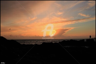 Photographie intitulée "coucher de soleil" par M. Olivier, Œuvre d'art originale