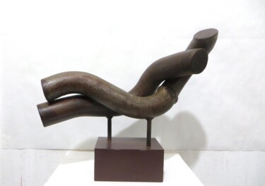 Sculpture titled "ABBRACCIO" by Morgese Giovanni, Original Artwork, Metals