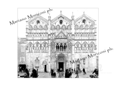Fotografia intitolato "ferrara cattedrale" da Mariano Moriconi, Opera d'arte originale