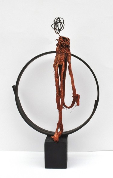 Sculpture titled "Arrêt sur Image" by Laurence Motot, Original Artwork, Fabric