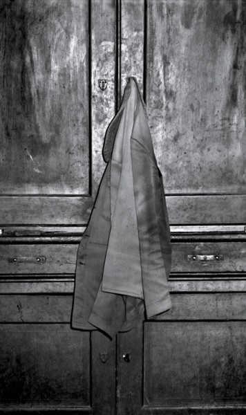 Photographie intitulée "La veste.jpg" par Pascal Moulin, Œuvre d'art originale