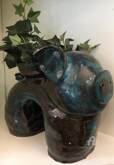 Sculpture titled "déco plantes cochon" by Moune Céramique, Original Artwork, Ceramics
