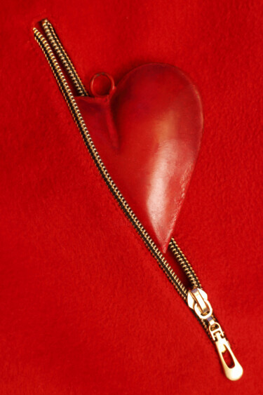 Arte digital titulada "Red heart in red zi…" por Mrivserg, Obra de arte original, Fotografía digital