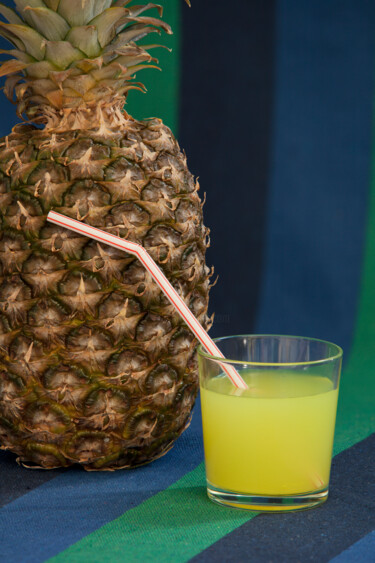 Fotografie mit dem Titel "Pineapple juice and…" von Mrivserg, Original-Kunstwerk, Digitale Fotografie