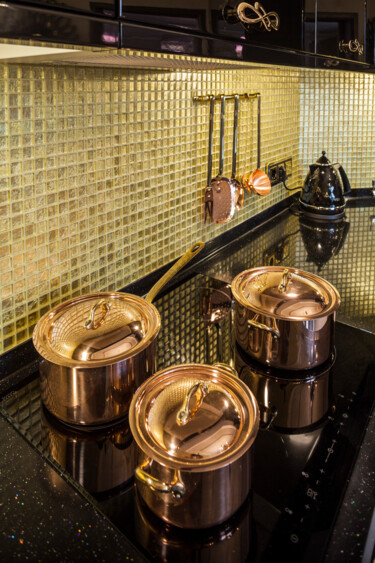 Фотография под названием "golden kitchen mode…" - Mrivserg, Подлинное произведение искусства, Цифровая фотография