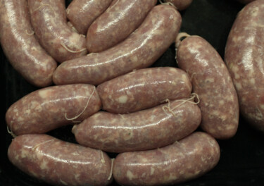 Fotografie getiteld "raw meat sausages o…" door Mrivserg, Origineel Kunstwerk, Digitale fotografie