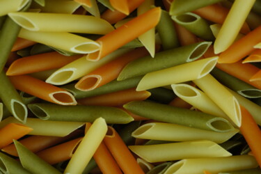 Fotografie mit dem Titel "uncooked spaghetti…" von Mrivserg, Original-Kunstwerk, Digitale Fotografie