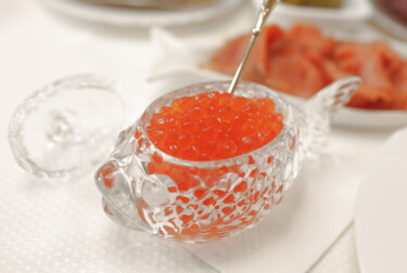 Photographie intitulée "red caviar in a cry…" par Mrivserg, Œuvre d'art originale, Photographie numérique