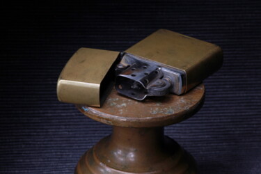 Φωτογραφία με τίτλο "brass petrol lighte…" από Mrivserg, Αυθεντικά έργα τέχνης, Ψηφιακή φωτογραφία